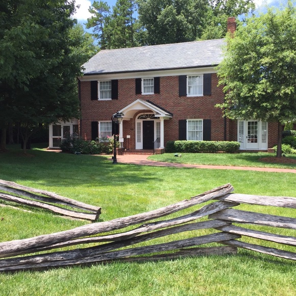 Meet your Posher, Cj - Picture 1 of 3